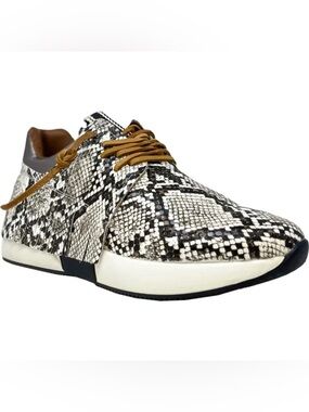 SHUSHOP Pepa Snake Embossed Sneaker Size 8.5